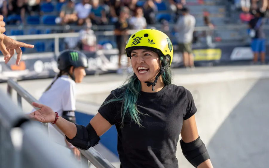 Raicca Ventura faz história e é campeã mundial de skate park